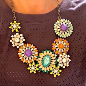 Boutique necklace very pretty looks like sorelli